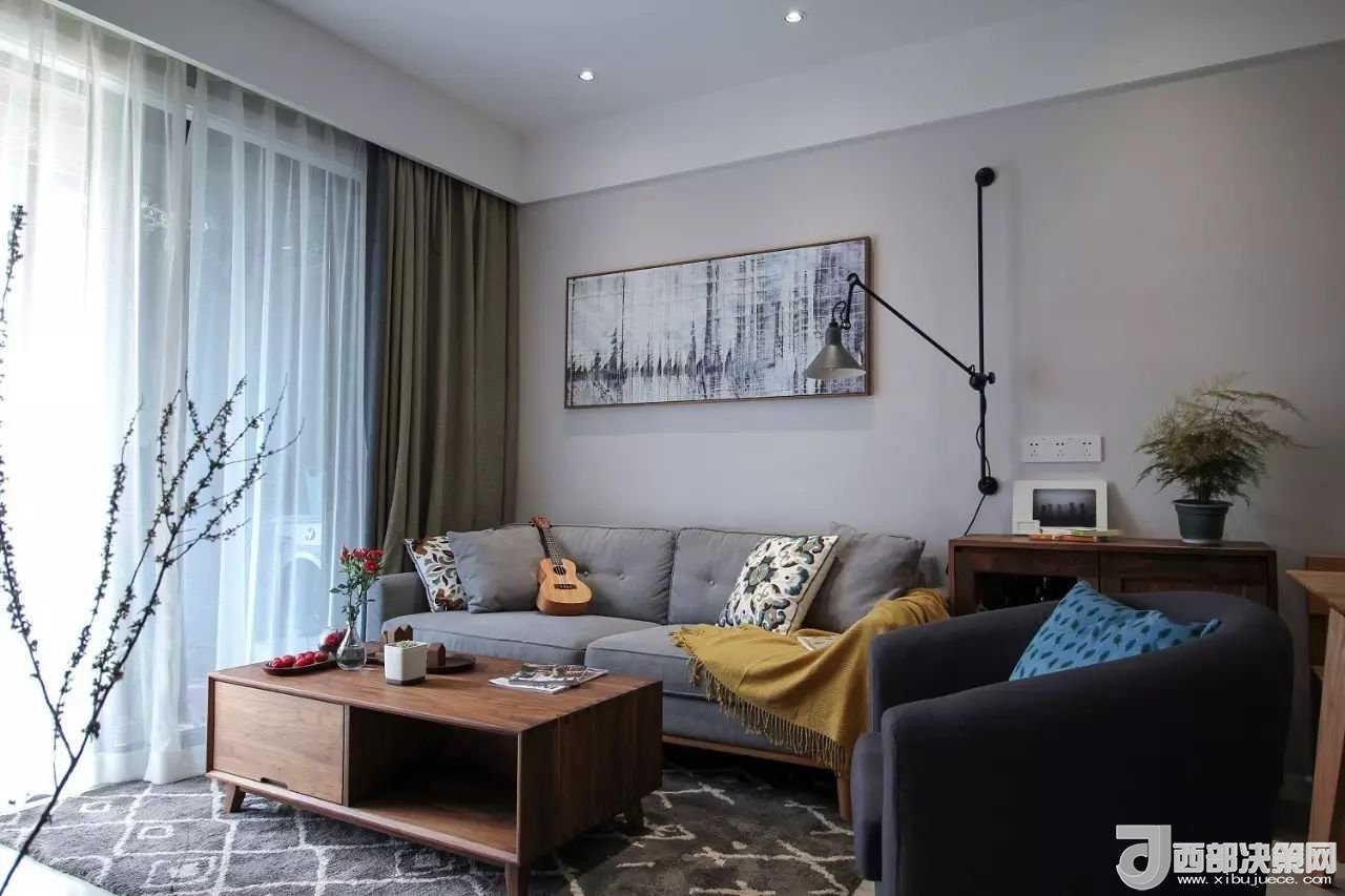 沙發(fā)背景墻選對(duì)裝飾畫，才能美了整個(gè)客廳空間！