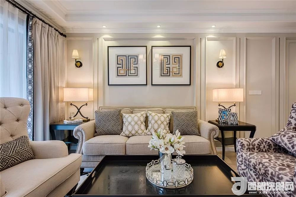 沙發(fā)背景墻選對(duì)裝飾畫，才能美了整個(gè)客廳空間！