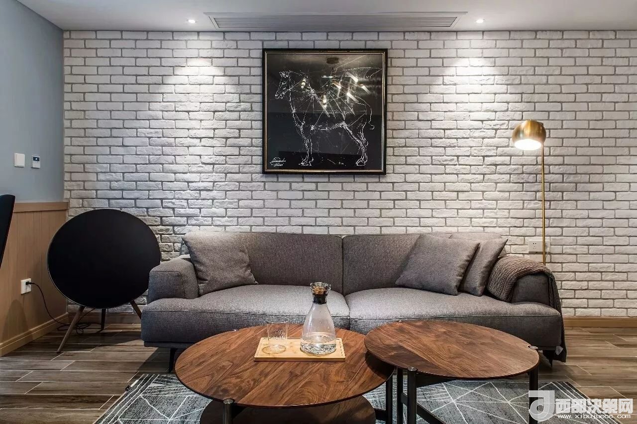 沙發(fā)背景墻選對(duì)裝飾畫，才能美了整個(gè)客廳空間！