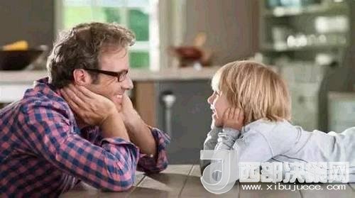 “你長(zhǎng)大之后會(huì)變得非常忙，所以我希望你能在小時(shí)候停下來低頭聞聞花香，然后把花瓣和葉子放進(jìn)你的小竹筐，在我們的客廳和院子里瘋跑。”