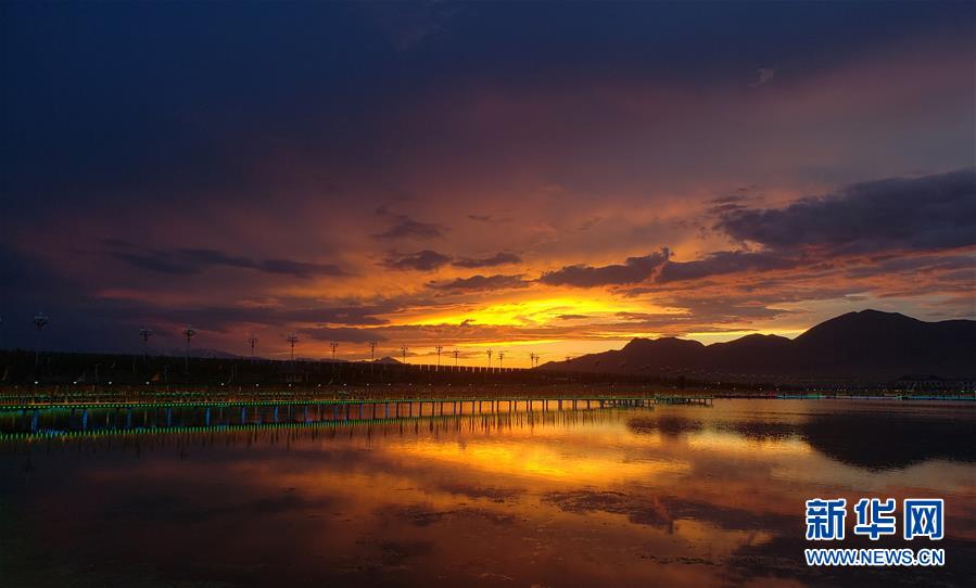 (圖文互動(dòng))(1)新疆賽里木湖:水清草綠回歸“高顏值”