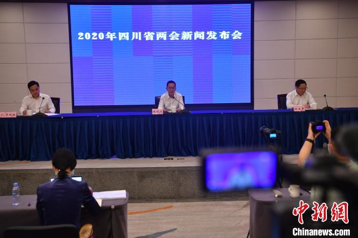 圖為新聞發(fā)布會(huì)現(xiàn)場(chǎng)?！埨?攝