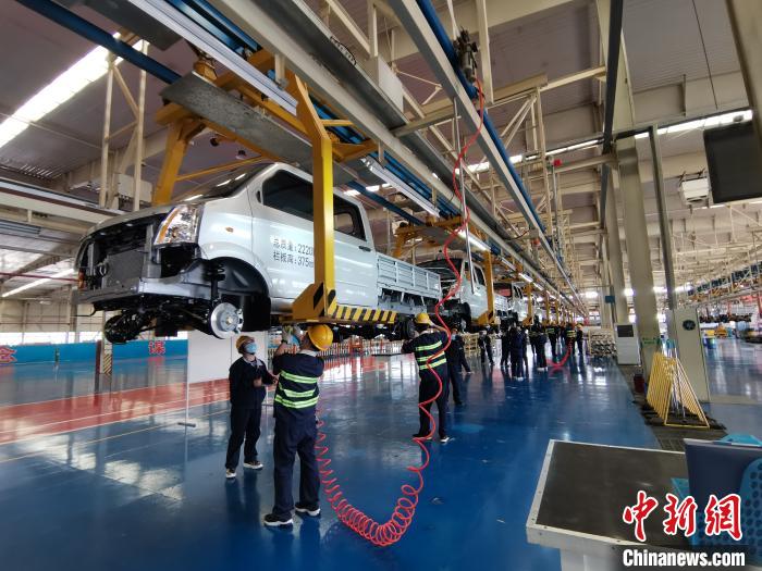 4月初，成功汽車全面復(fù)工復(fù)產(chǎn)。尤其是隨著疫情得到控制，該公司的生產(chǎn)力度也不斷加大?！「唢w 攝