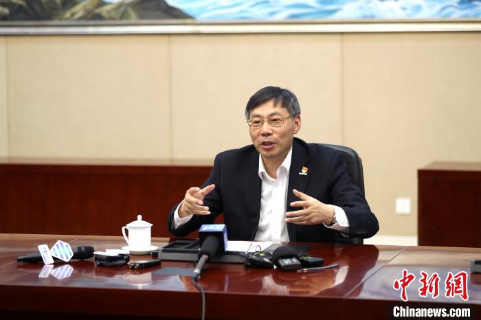 近日，全國人大代表、浪潮集團董事長兼CEO孫丕恕接受媒體采訪。浪潮集圖供圖