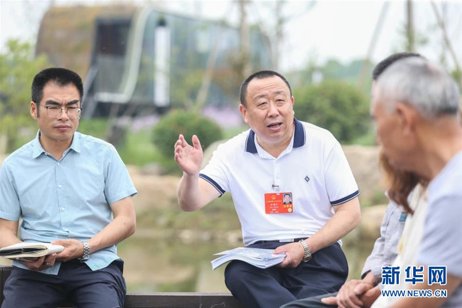 （新華全媒頭條·兩會(huì)精神看落實(shí)·圖文互動(dòng)）（2）整體謀劃、系統(tǒng)升級(jí)、全面提升——落實(shí)全國(guó)兩會(huì)精神織牢織密公共衛(wèi)生防護(hù)網(wǎng)