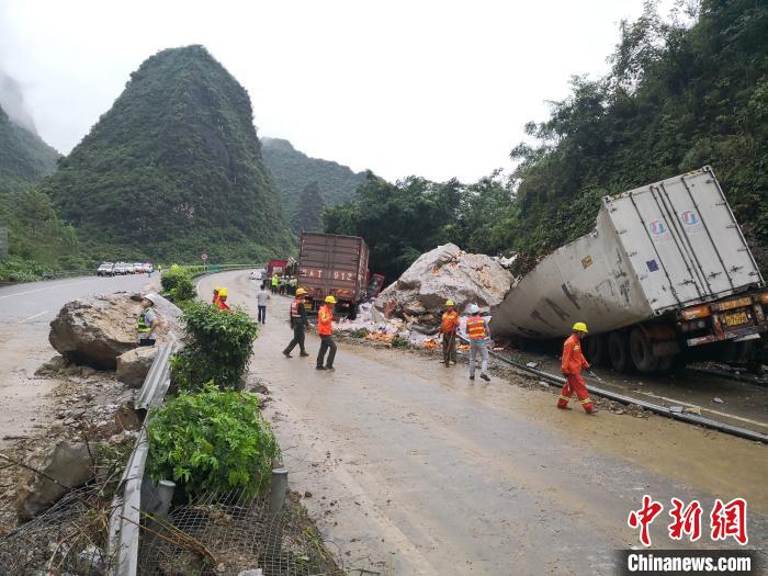 事故現(xiàn)場(chǎng)。　黃鵬 攝
