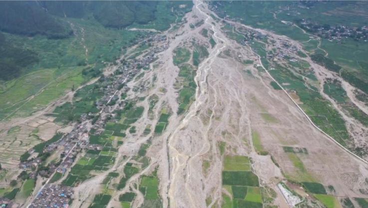 ▲圖為涼山冕寧山洪現(xiàn)場(chǎng)，來源：四川消防。