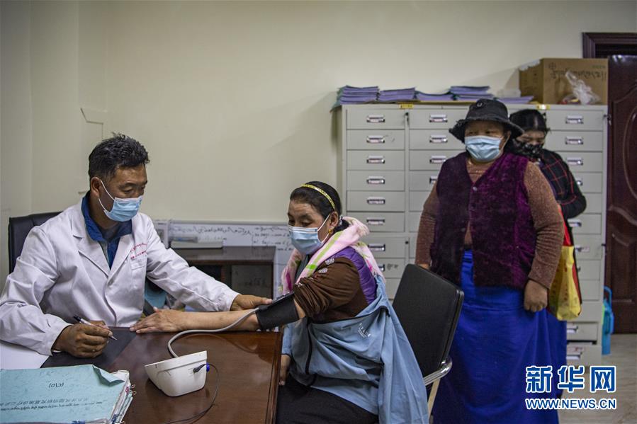 （新華全媒頭條·走向我們的小康生活·圖文互動(dòng)）（6）扎西德勒，我們的新家園——西藏易地扶貧搬遷搬出幸福美好新生活