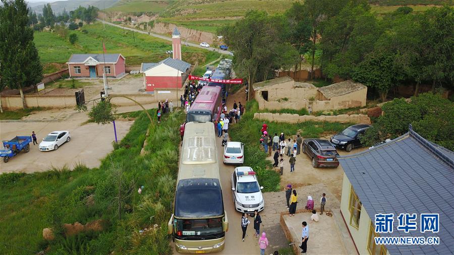 (新華全媒頭條·百萬(wàn)大移民·圖文互動(dòng))(2)從大山深處到大河之畔——寧夏持續(xù)移民百萬(wàn)“拔窮根”啟示