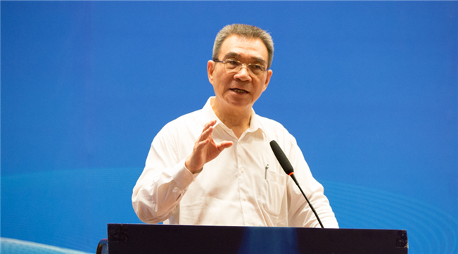 林毅夫發(fā)表演講。（資料圖）