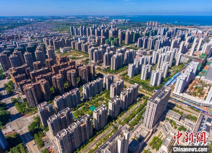 資料圖：航拍某房地產(chǎn)項(xiàng)目。 駱云飛 攝