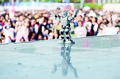 激勵(lì)創(chuàng)新，樹立“強(qiáng)國(guó)有我”鴻鵠志