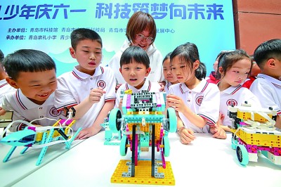 激勵(lì)創(chuàng)新，樹立“強(qiáng)國(guó)有我”鴻鵠志